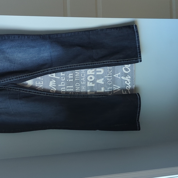 🩵5/$25 Dark wash with thick white stitching Maurice jeans. Size 11/12 - Picture 2 of 5